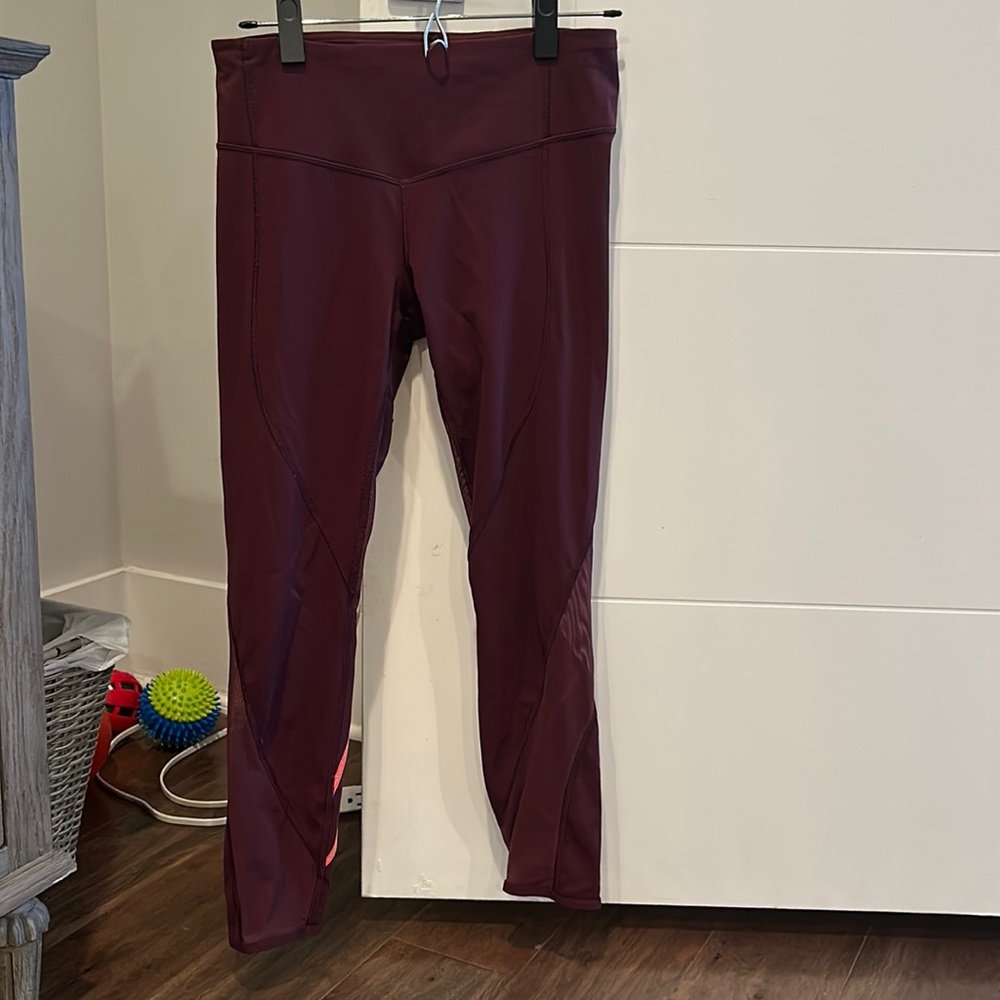 Lulu Lemon 7/8 leggings with mesh detailing